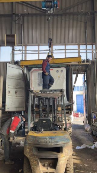 國(guó)外客戶(hù)工廠(chǎng)安裝